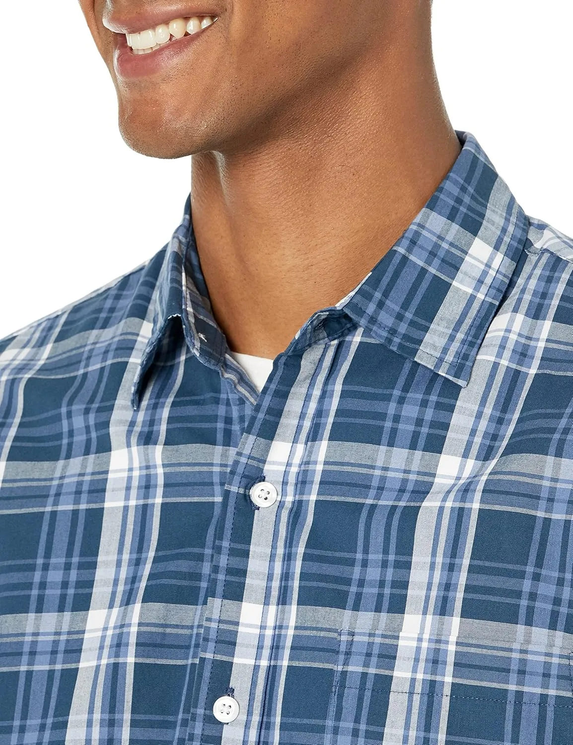 Amazon Essentials Men's Regular-Fit Short-Sleeve Poplin Shirt